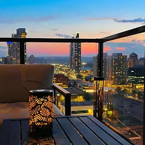 https://luxury-downtown-sunset-suite-full-kitchen-gym-private.calgaryhotelsearch.com